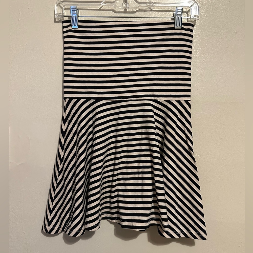 American Apparel A-Line Skater Mini Skirt in Black and White Stripes